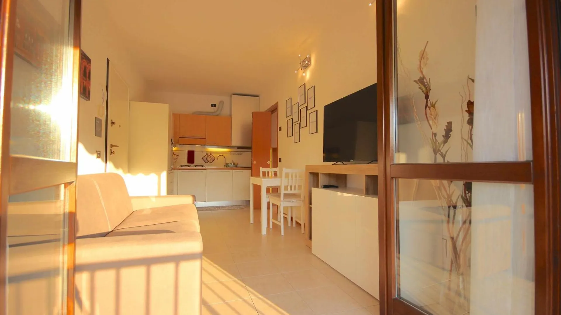 Case Vr Holiday Simba Verona 0*,  Italy